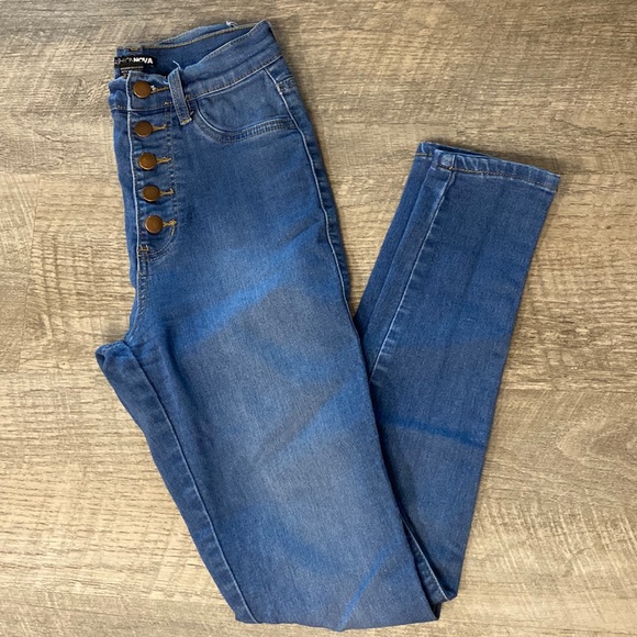 ☀️ 6 for $26 ☀️ Classic Button Up Skinny Jeans - Picture 2 of 7